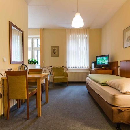 קטוביץ Hostel Nina מראה חיצוני תמונה