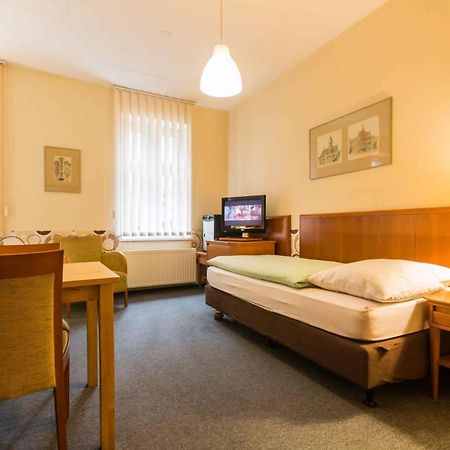 קטוביץ Hostel Nina מראה חיצוני תמונה