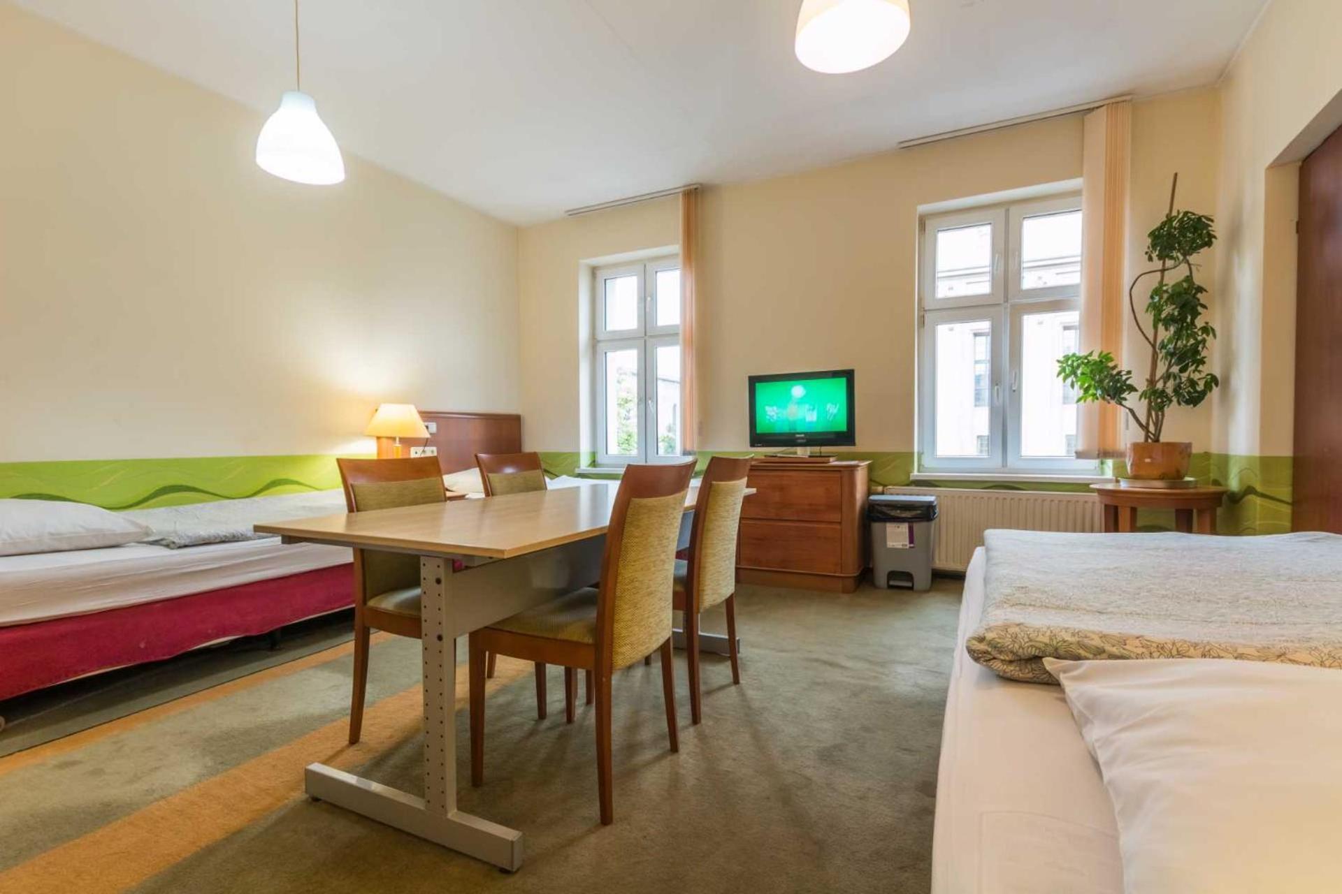 קטוביץ Hostel Nina מראה חיצוני תמונה